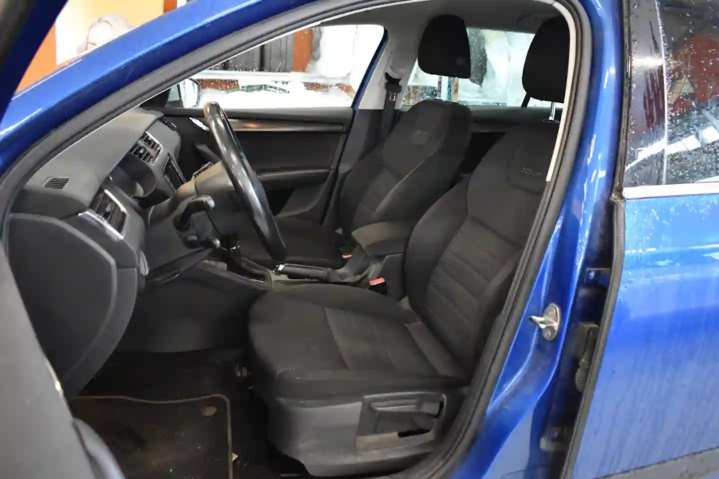 Car Image - 4gIK1PXQniBHxosG0dg0pU