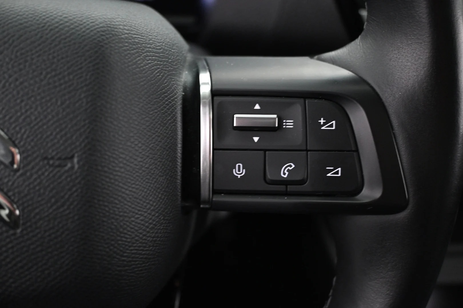 Car Image - 7nGsZryKYXib03CqINPpWz