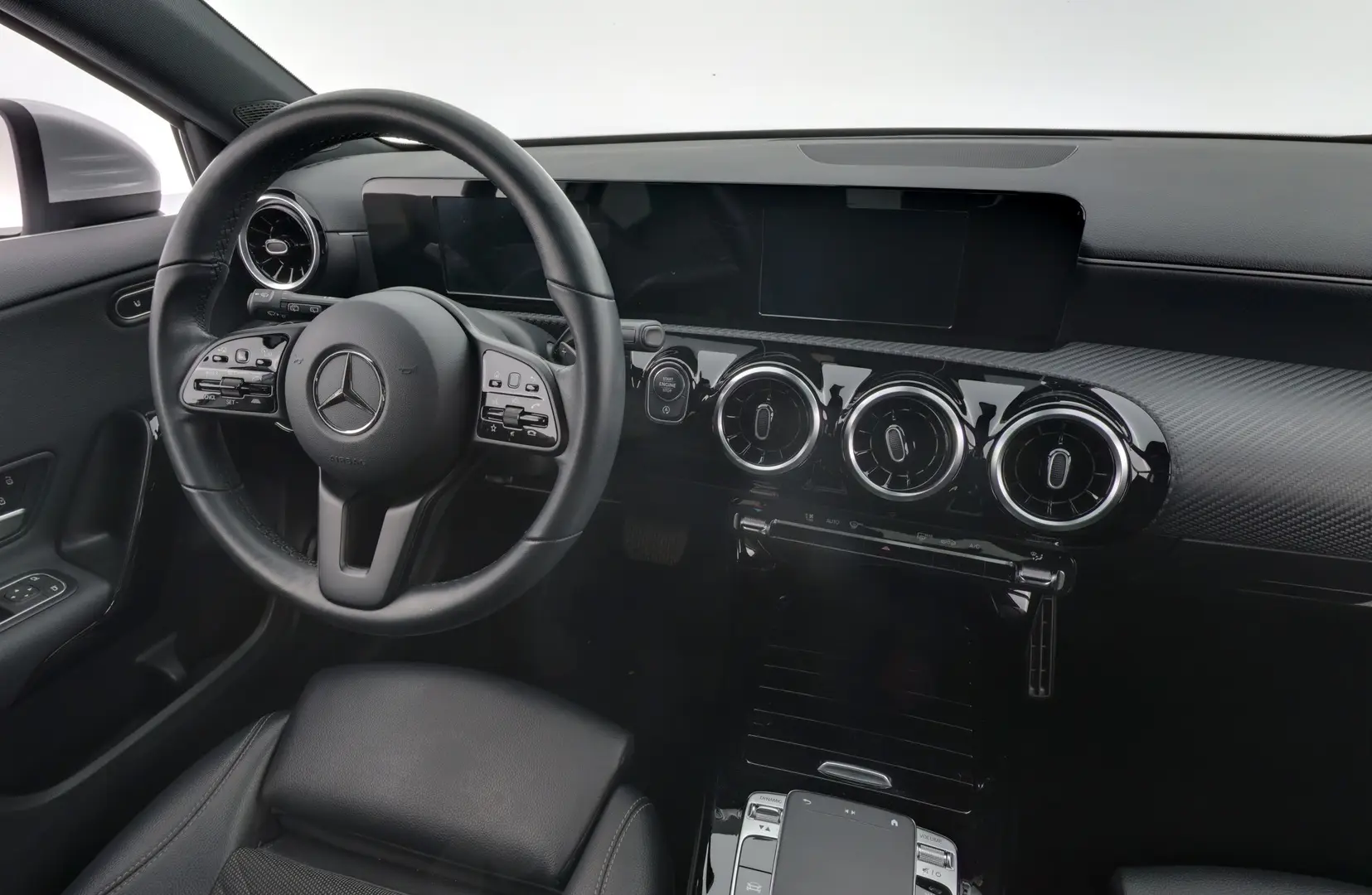 Car Image - pnSsbWm5YQi2TzRG9hQT7