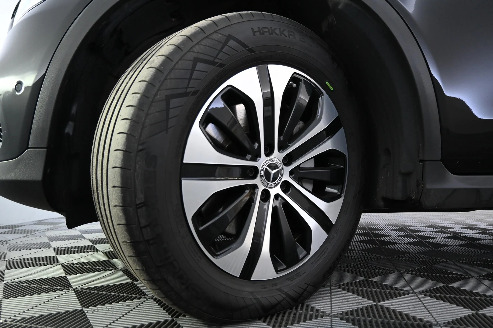 Car Image - 69MJJiXak27ghiBgAwn8EM