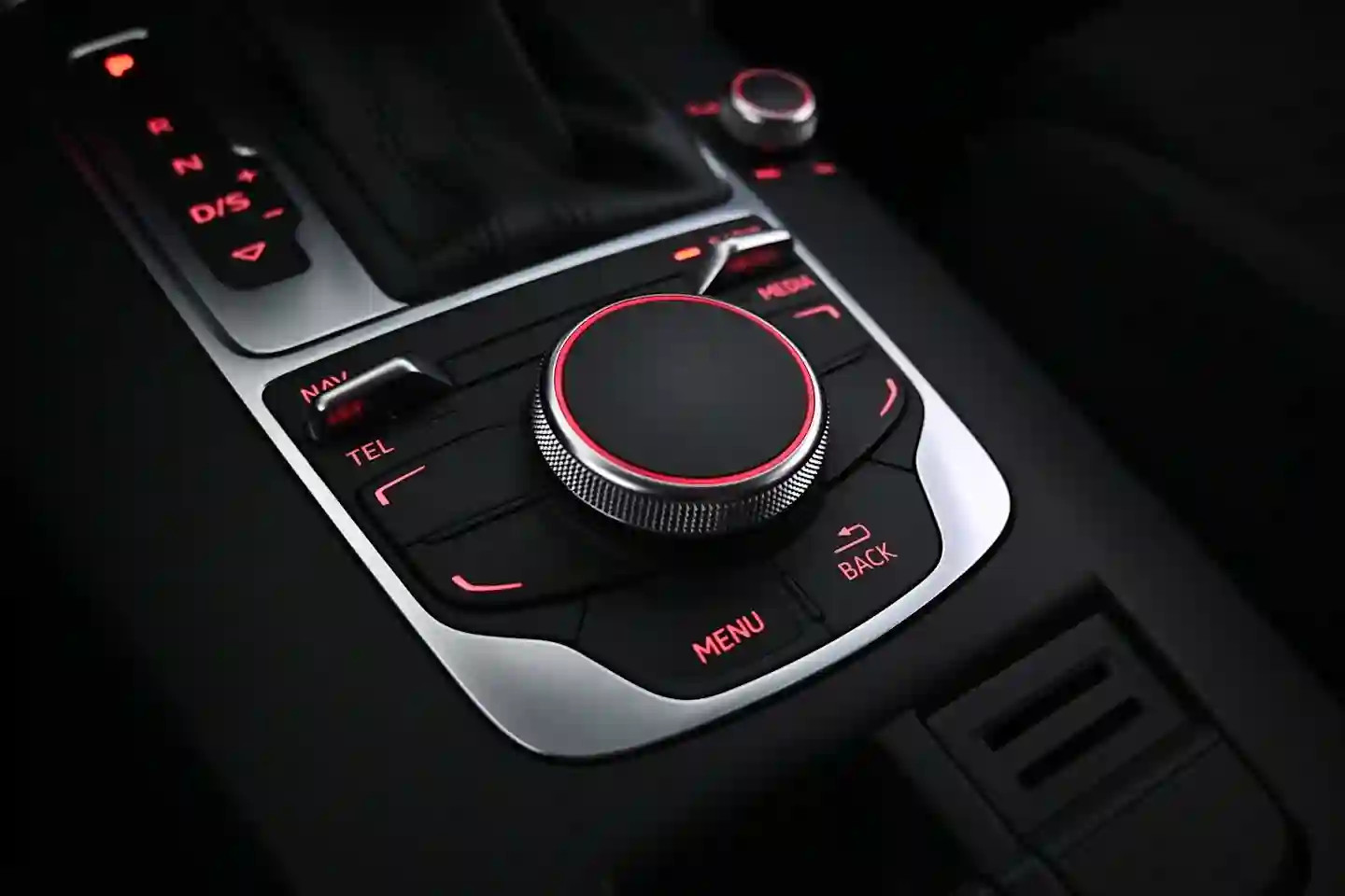 Car Image - 3V7yQg04JahpblBfgHqd2J