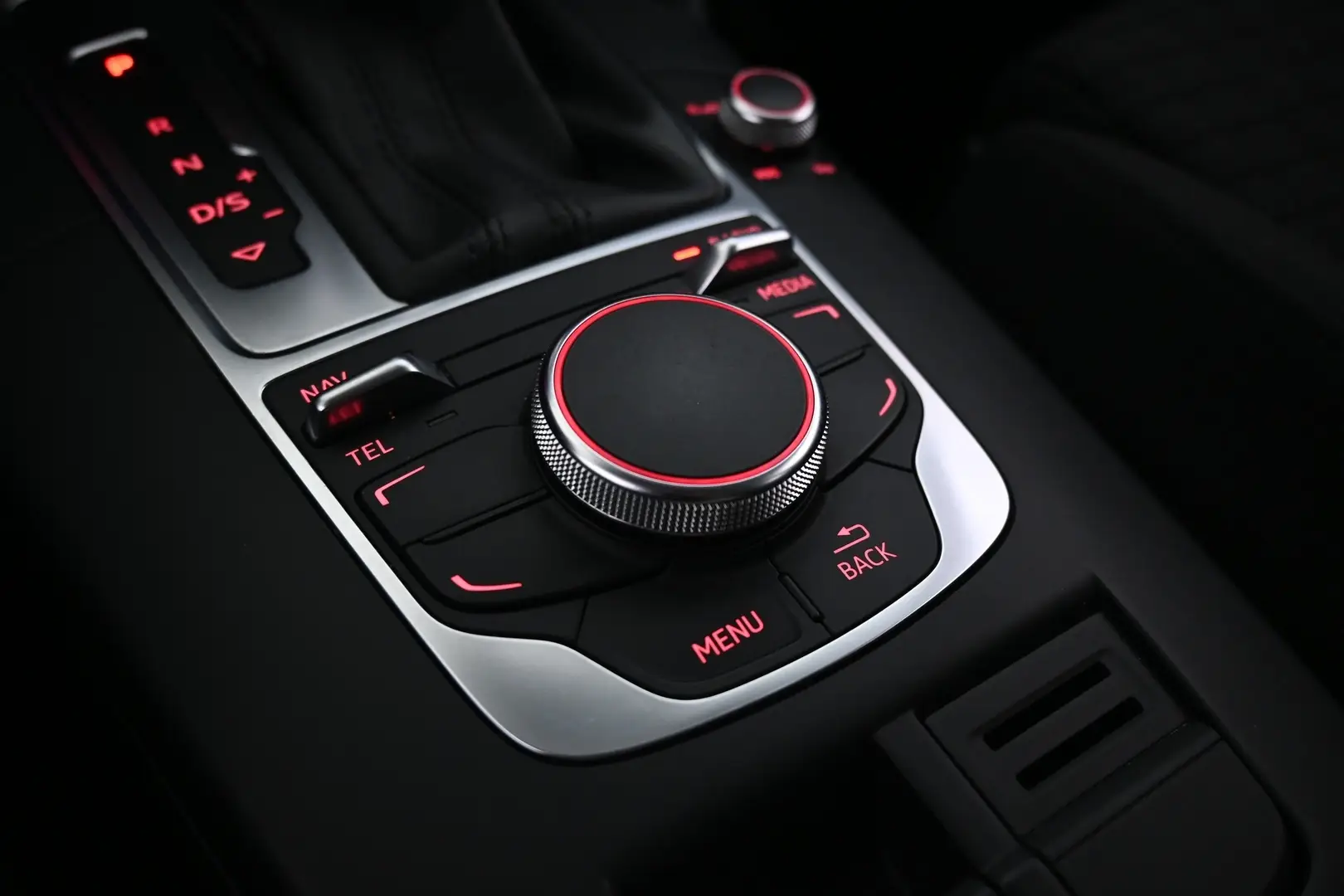 Car Image - 3V7yQg04JahpblBfgHqd2J