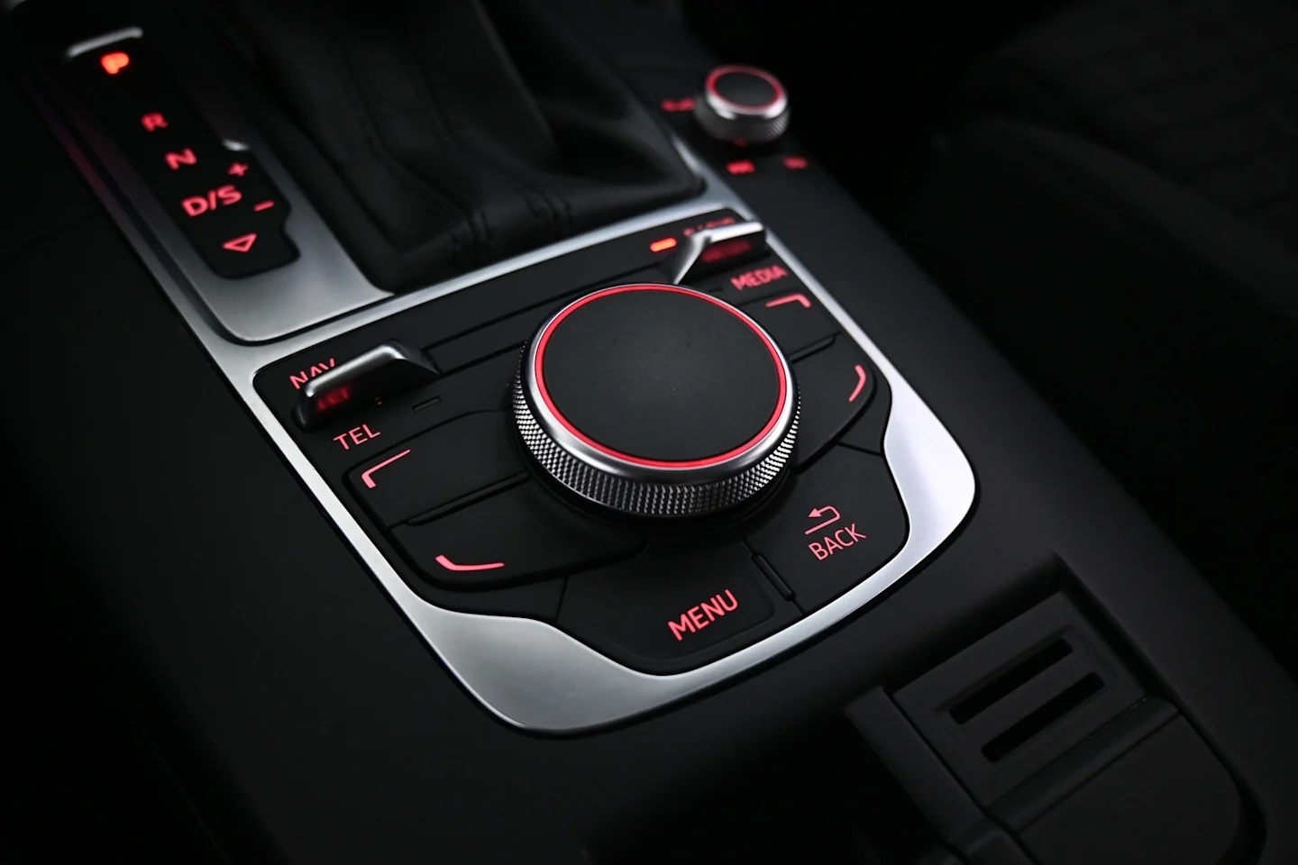 Car Image - 3V7yQg04JahpblBfgHqd2J