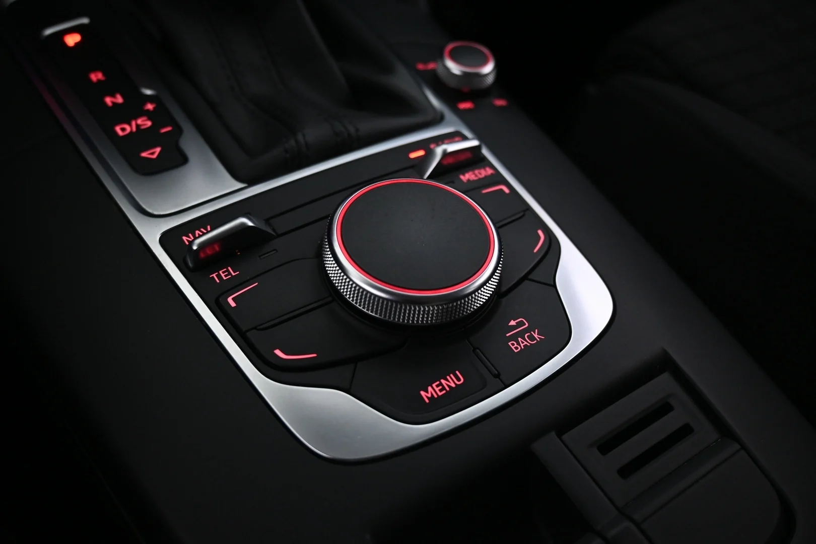 Car Image - 3V7yQg04JahpblBfgHqd2J