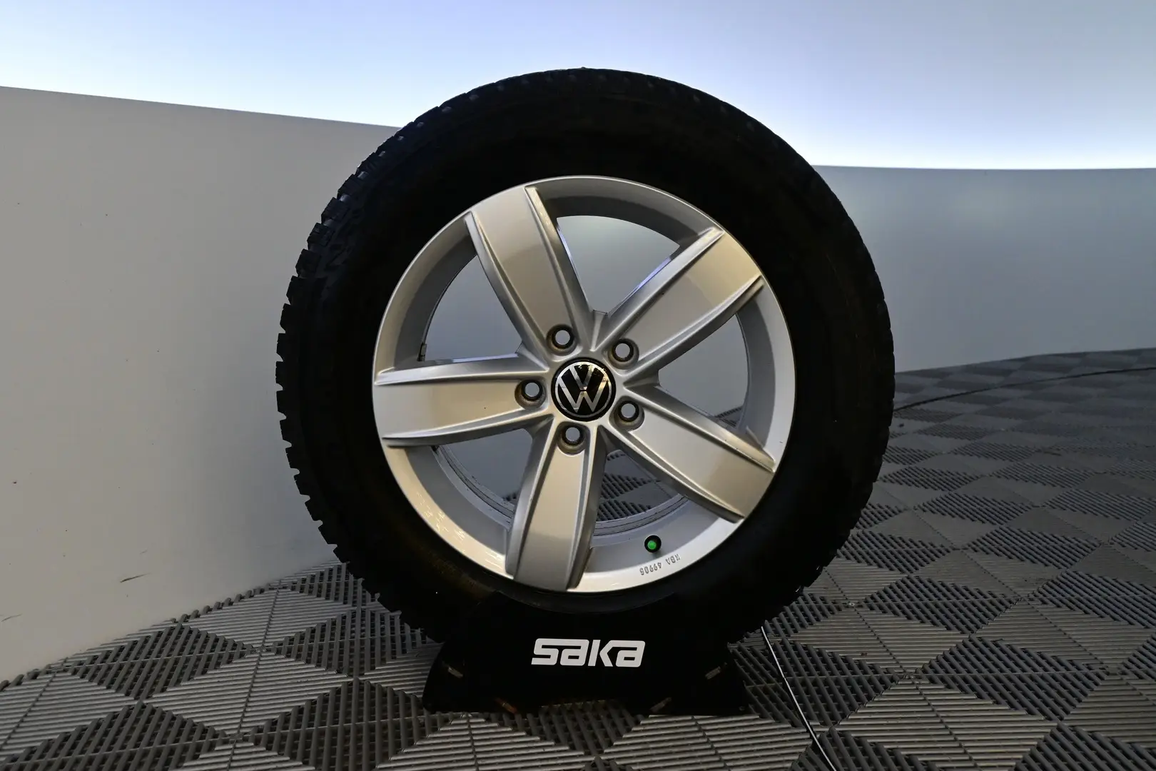 Car Image - 4RzyErIaxqrKES1al8l9JW