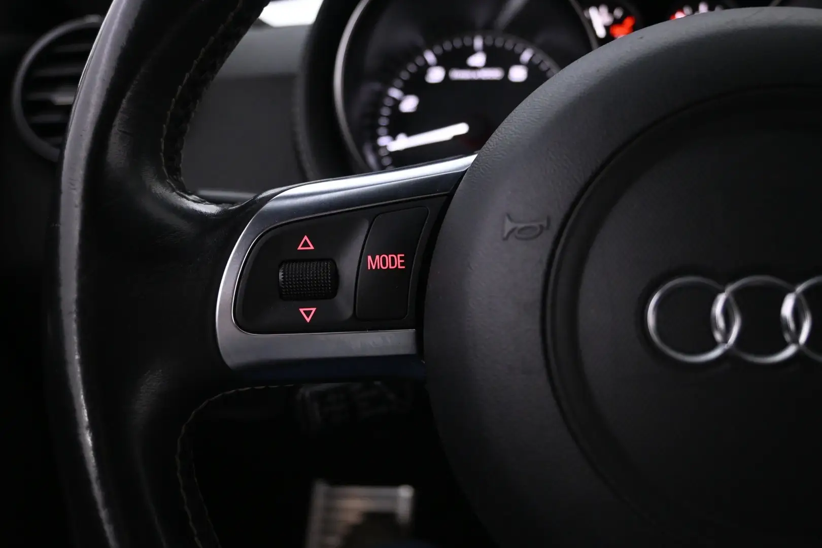 Car Image - 2ssLcPinjsdinJ2e2BcrNG