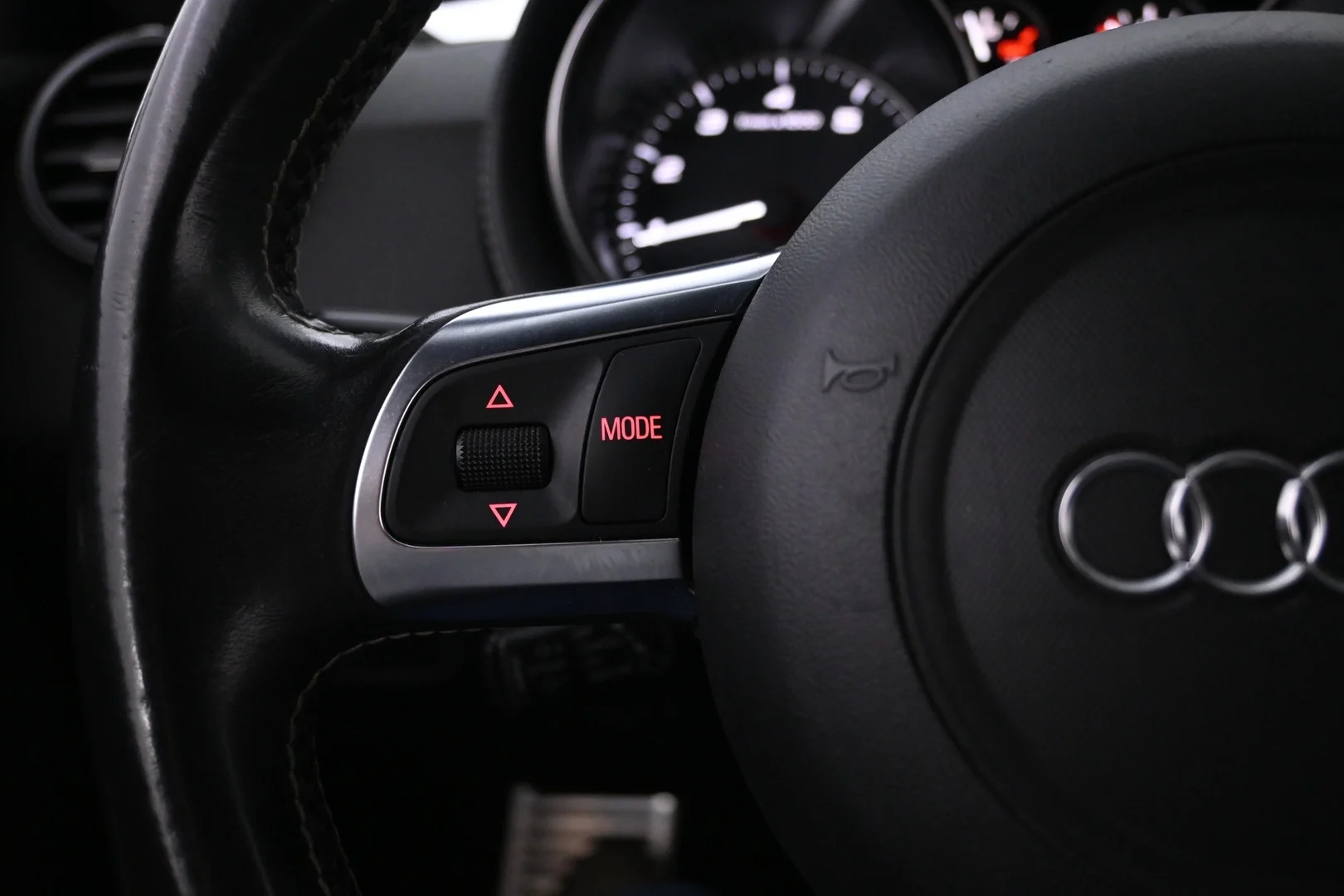 Car Image - 2ssLcPinjsdinJ2e2BcrNG