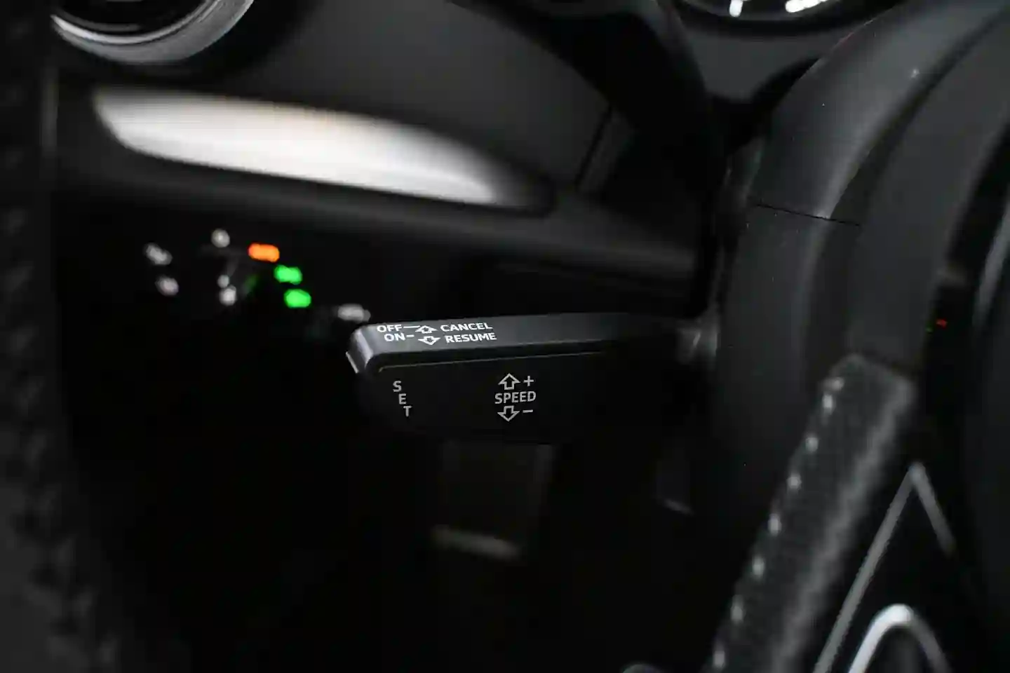 Car Image - Dhq3VjHE156xrsckq7XfK