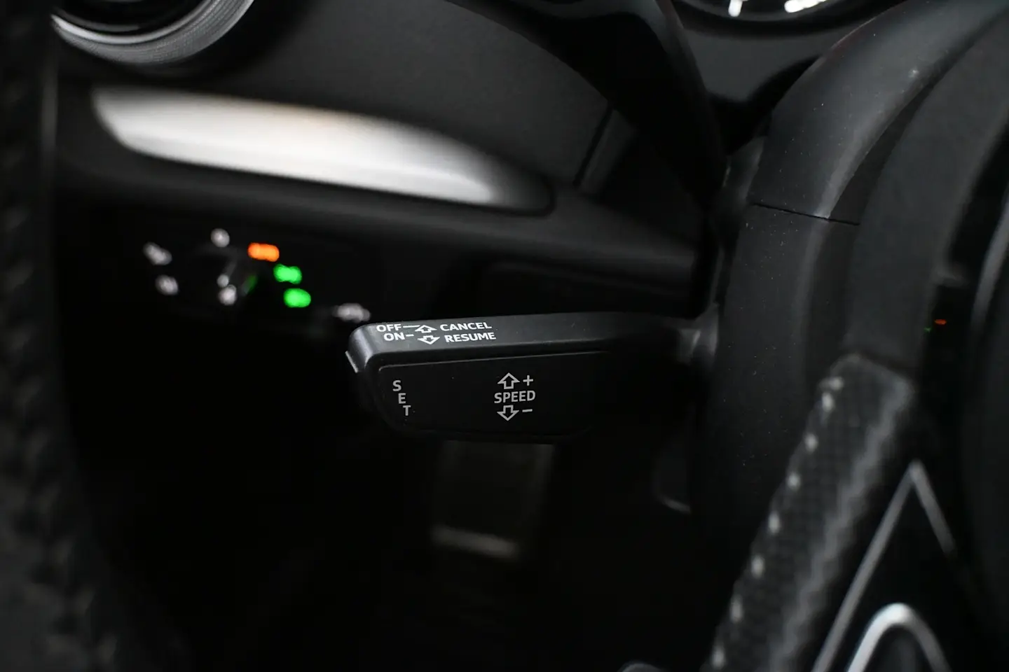 Car Image - Dhq3VjHE156xrsckq7XfK