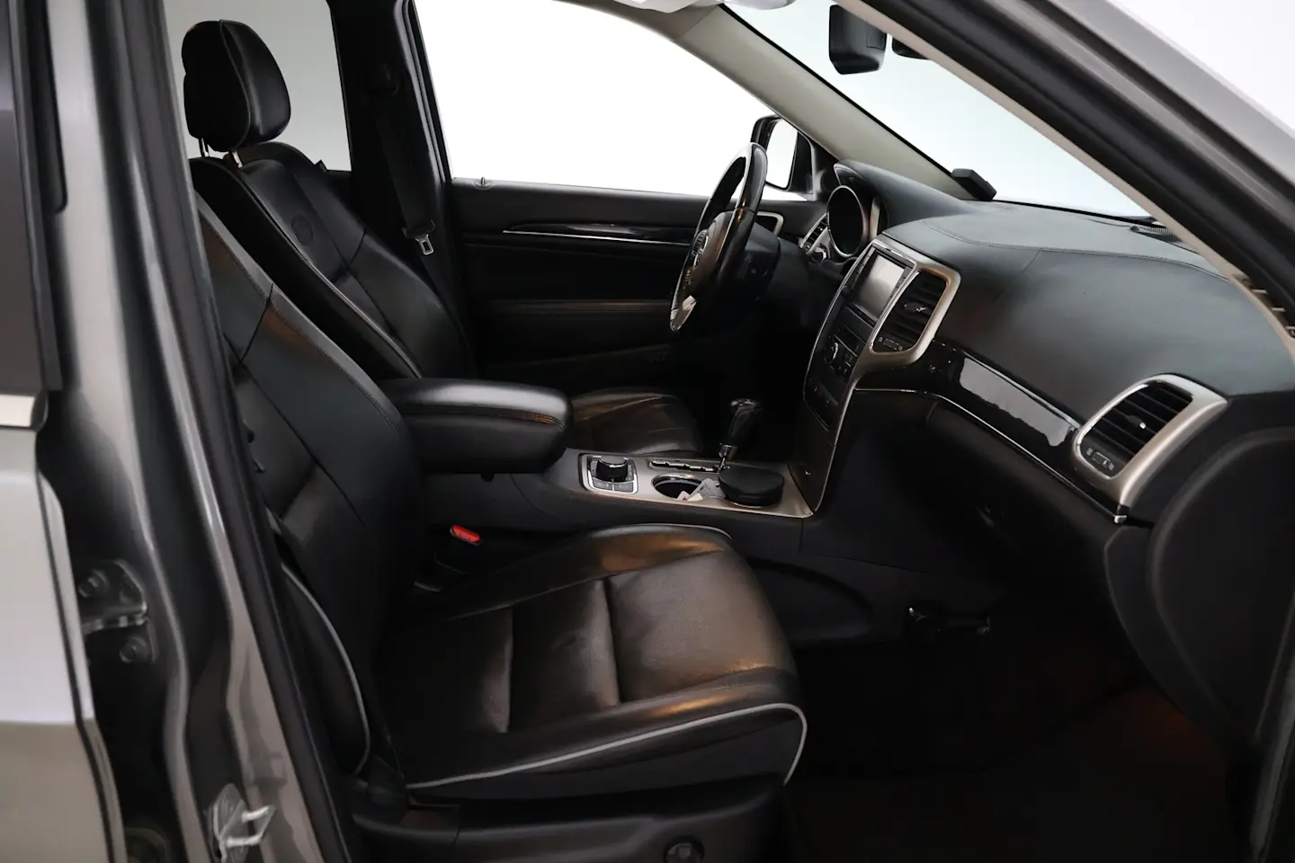 Car Image - 1MnMRlhWkbDMIVkj03IXFf