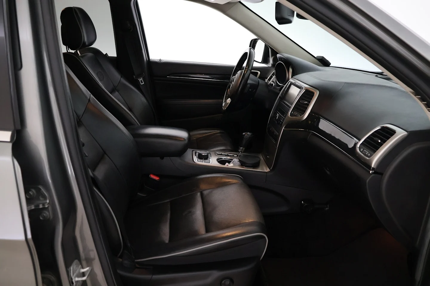 Car Image - 1MnMRlhWkbDMIVkj03IXFf