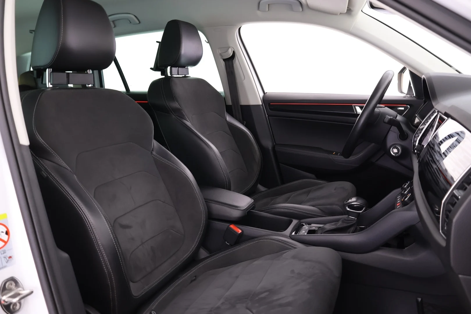 Car Image - 2SOrKvxEeSBfPIQ5jRhX6H