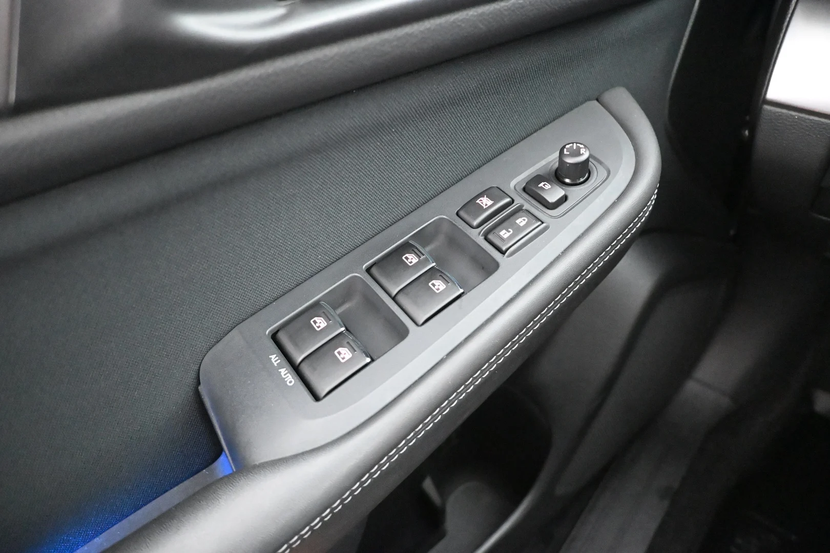 Car Image - 2AWvciaRYKsPTEIvyQRwCL