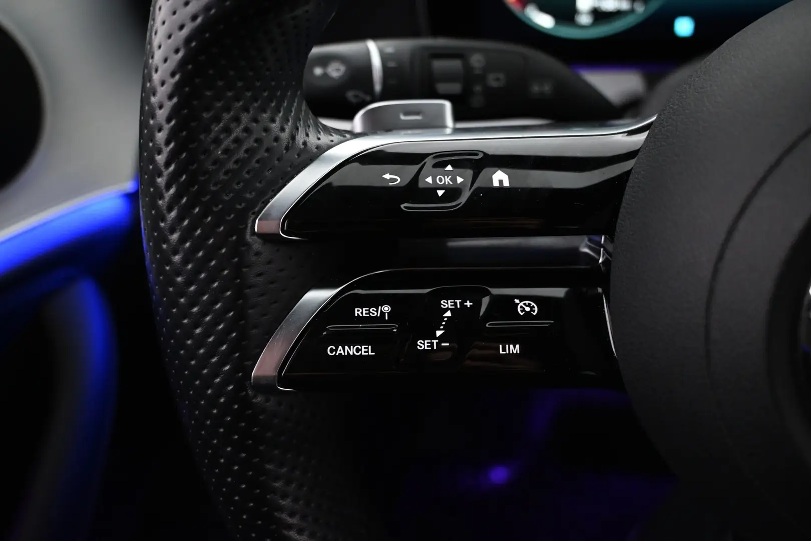 Car Image - 7AAo84ibJQnA8A8sZbmxmK