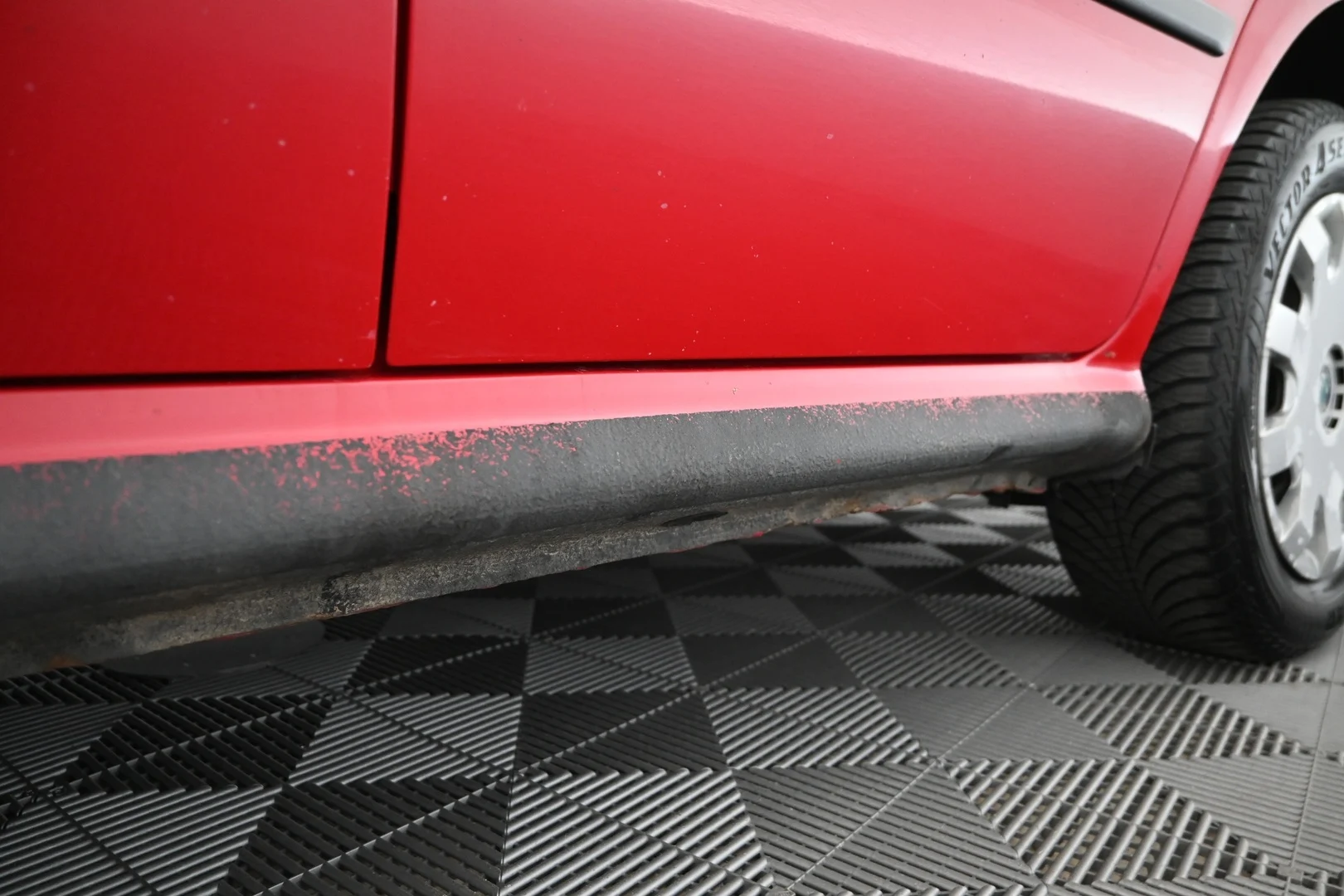Car Image - 1UiOgzb31OzfYzTtwq638D