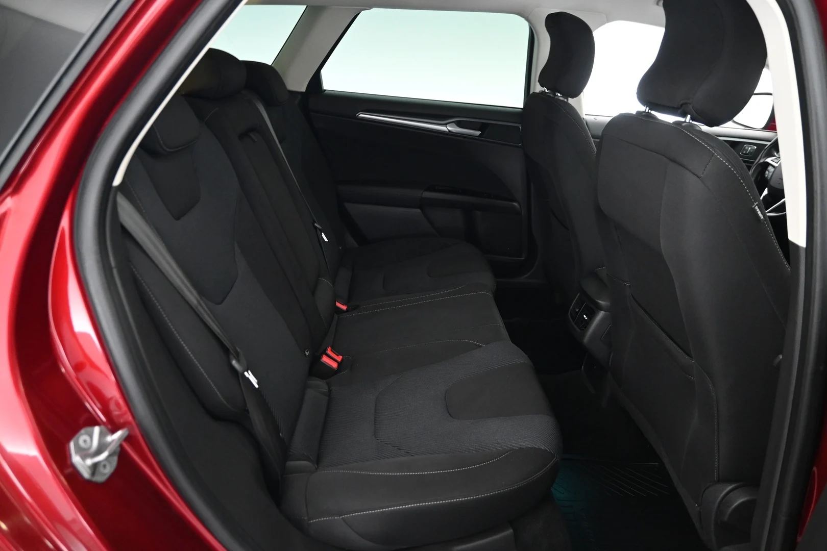 Car Image - 61JXP0tbHtWT9RUb8y07jJ