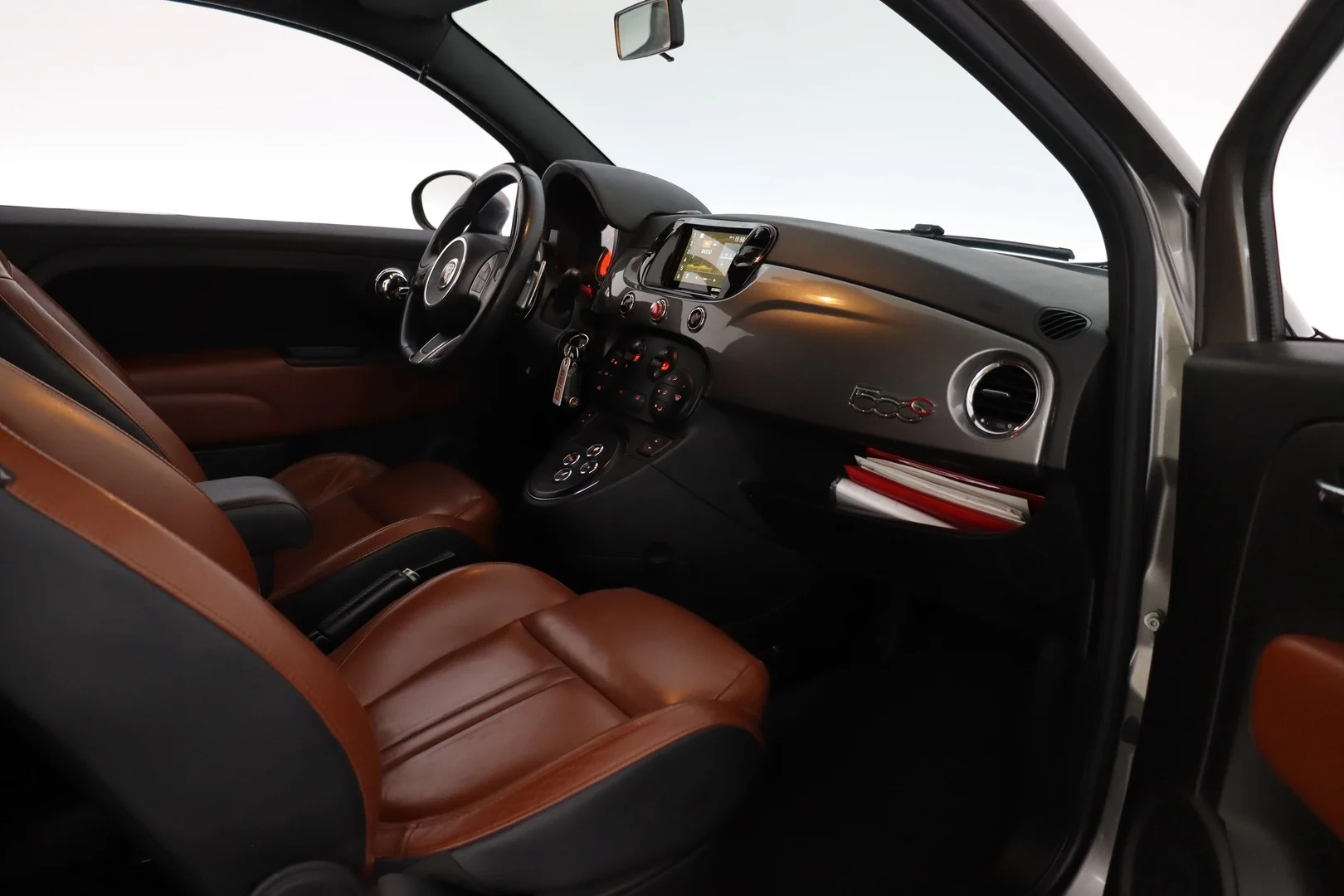 Car Image - 388PBszXSXOueiUE92BCsm