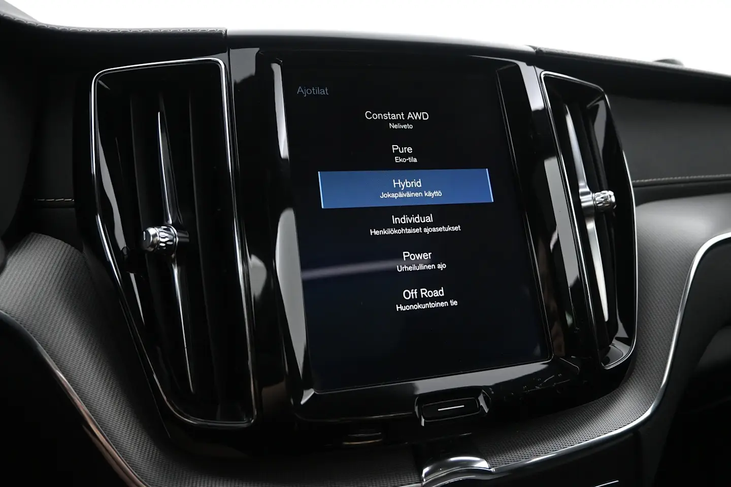 Car Image - 2yzWV51XqvpmKeDQhAbJEq