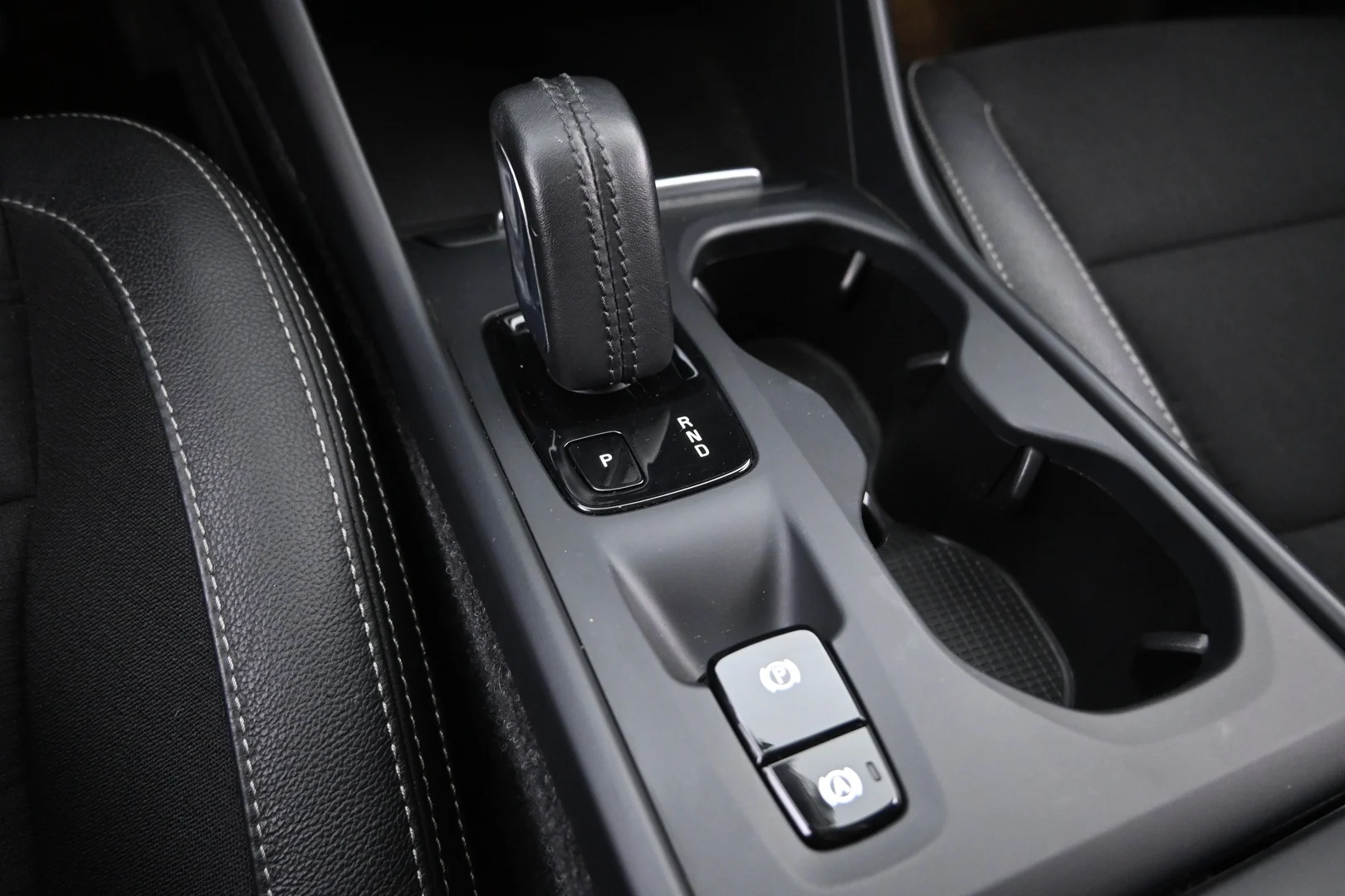 Car Image - zHftObuyakctUdL474V0j
