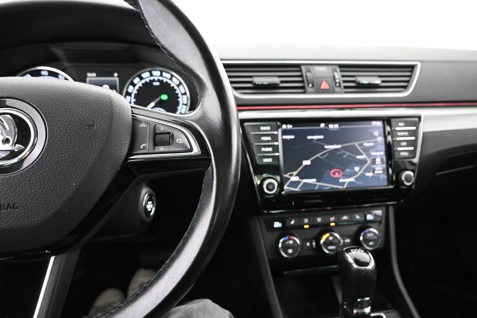 Car Image - 5j9uRxQ9IPiWzGhajdBg4W