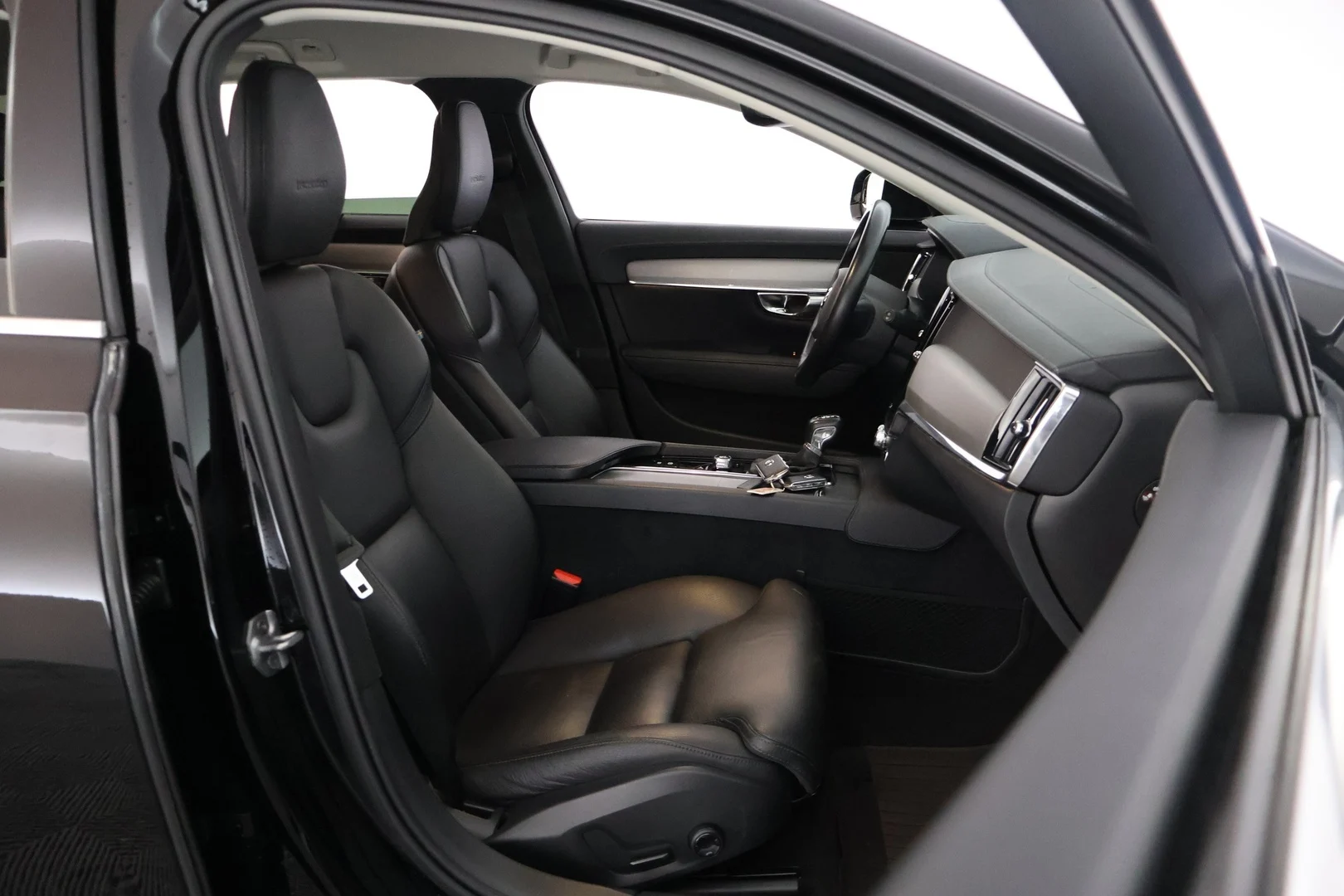 Car Image - 6VsSSDJzZEO7jnM917b9bj