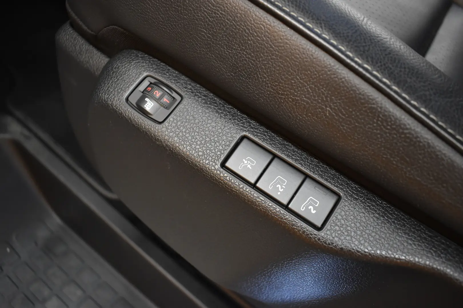 Car Image - 6HnNqyu5J5Dz7bgOiF0ZzJ