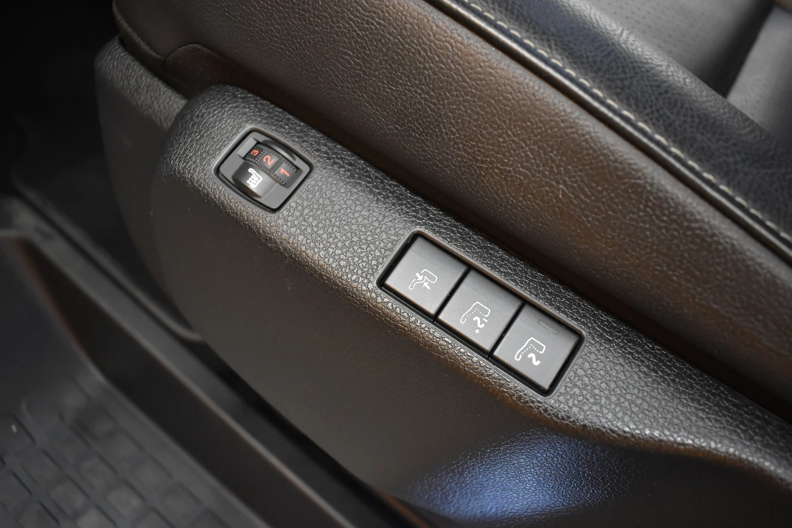 Car Image - 6HnNqyu5J5Dz7bgOiF0ZzJ