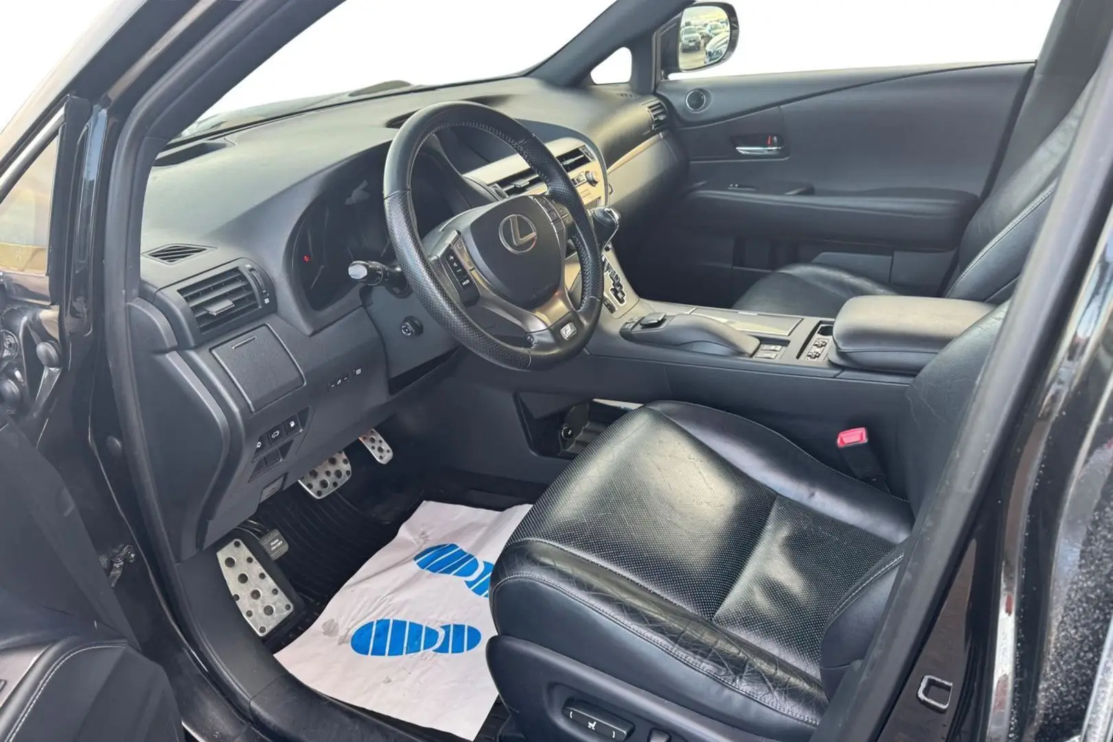 Car Image - 1tXHYlLu9qgmOCS0QBNDnm