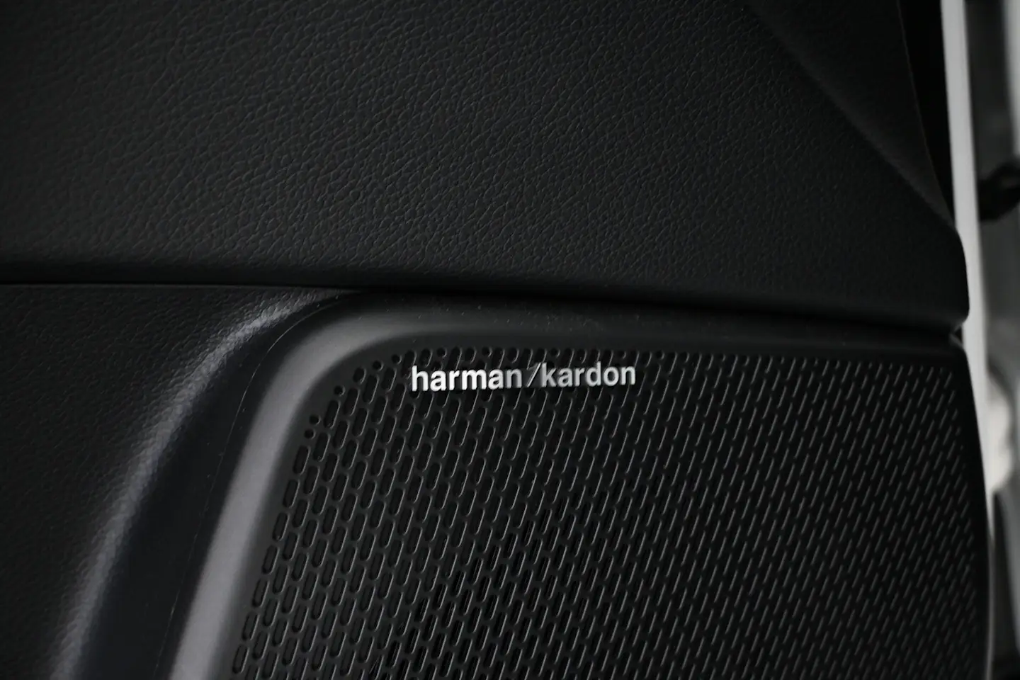 Car Image - 3BnMGAGScN5WFk4l8gI5ON