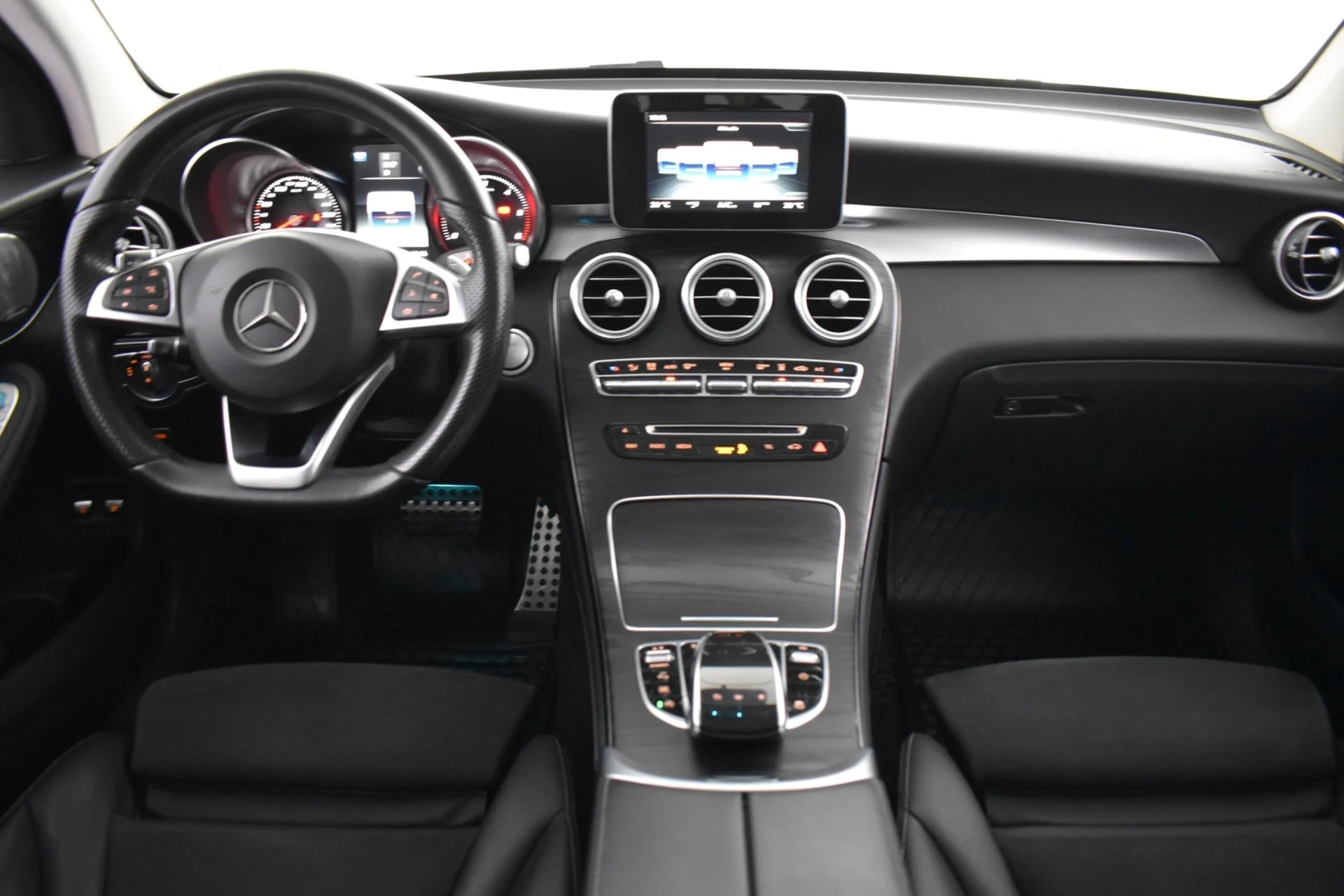 Car Image - 4s7ceUmgRVZNQ28F42fOBn