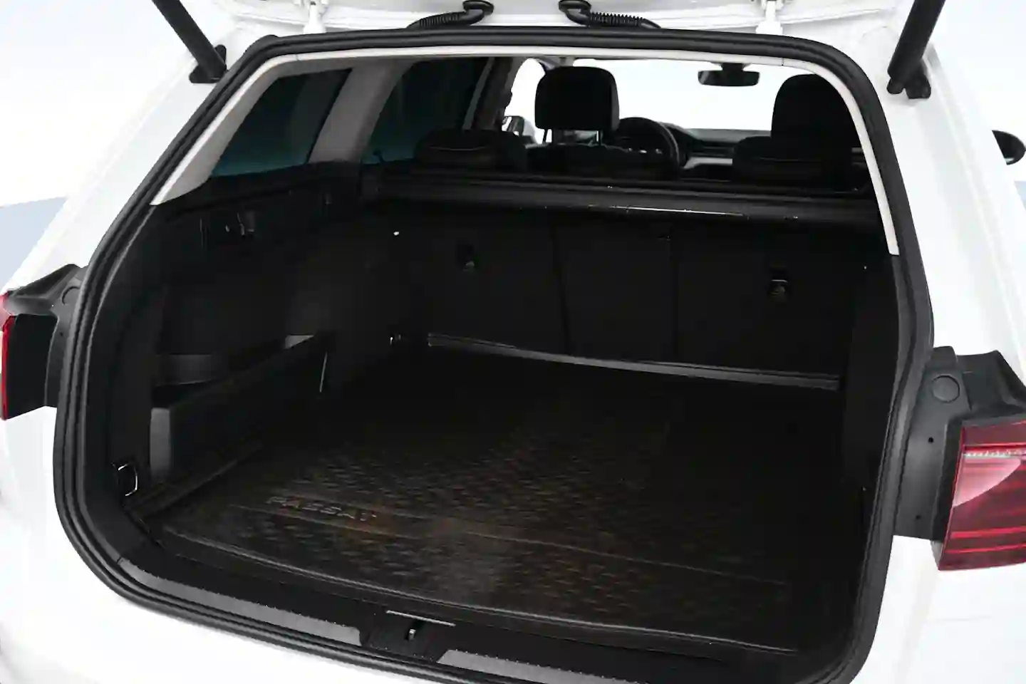 Car Image - 2FczeDDtWsb0OPE6DSYiQD