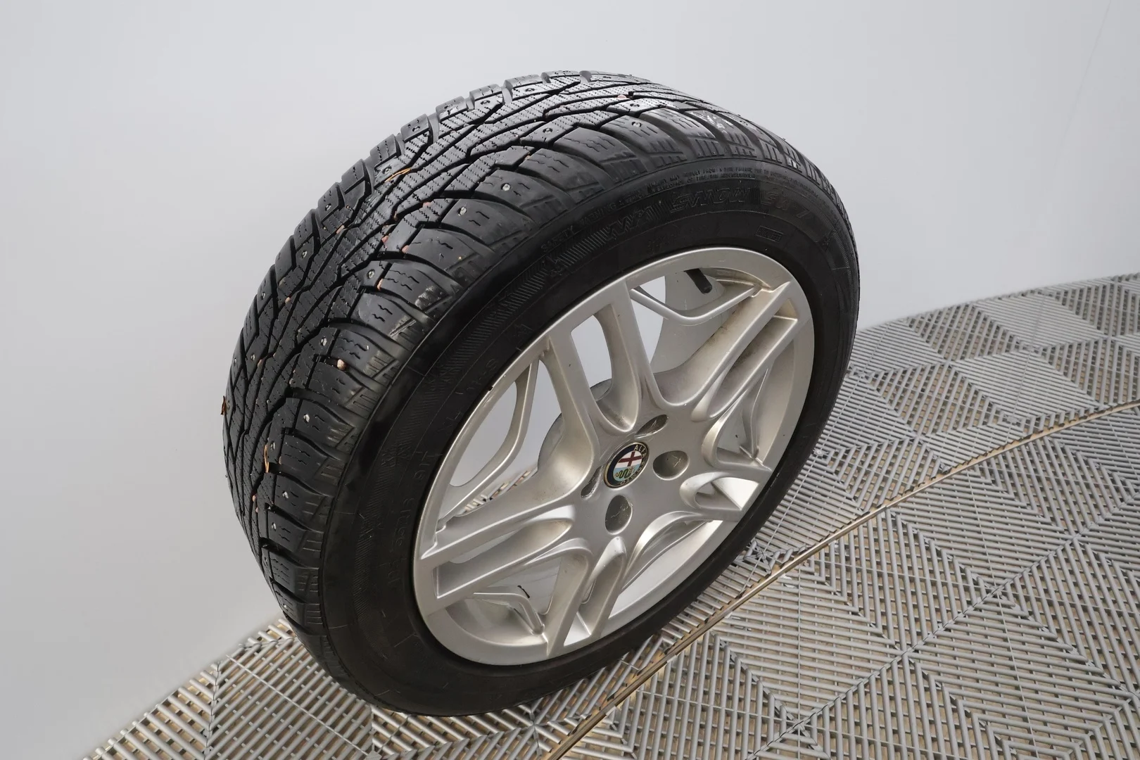 Car Image - 5XGtDcDlH7wGq30MmwHYoQ