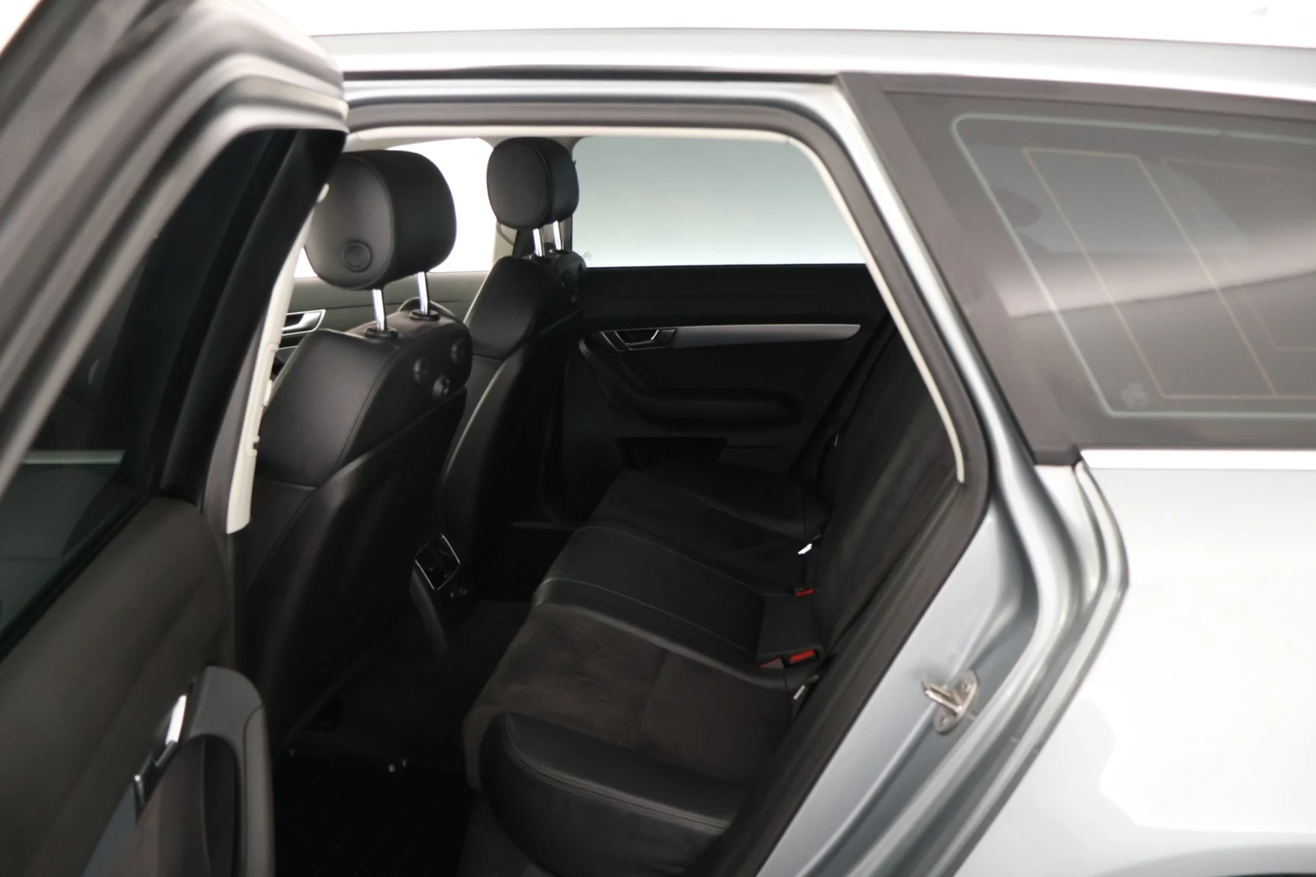 Car Image - 7rLsQwOJgfEJftydcUILGR