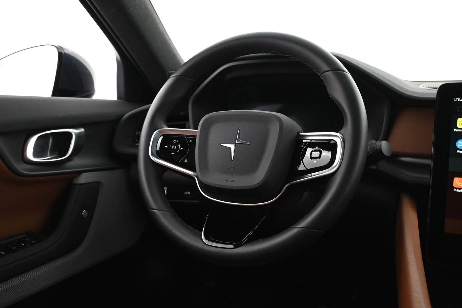 Car Image - 4HduEv3ukAXww3Qkd2JaaC