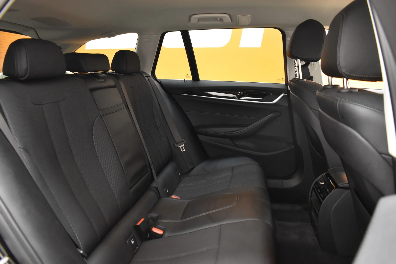 Car Image - 4ftK1Ho9rY9YbdhyqxQ3ae