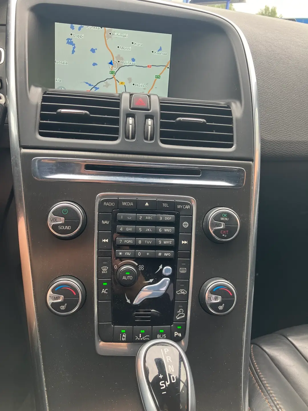 Car Image - 5llrrbFk8GU0Ha0jnGtOxD