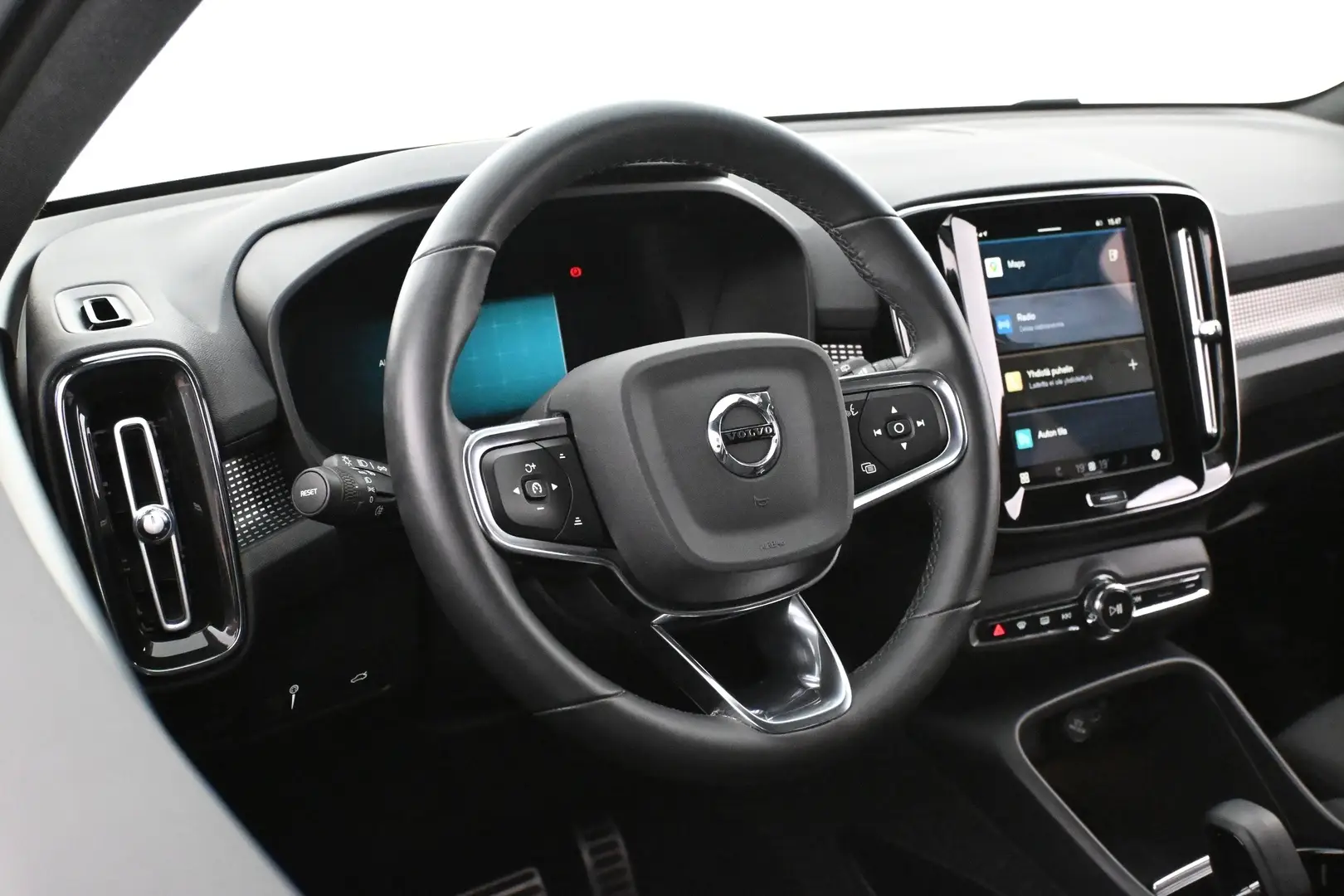 Car Image - lFNsjZot8TnNwpbwEIuYz
