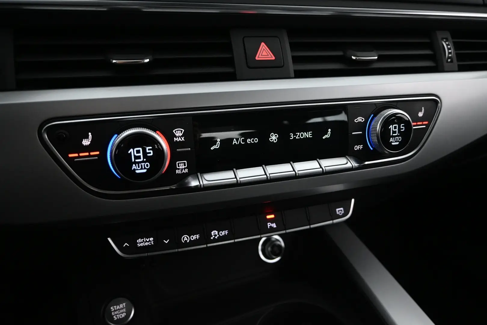 Car Image - jT230fUrWJRqL9iJI4CvC