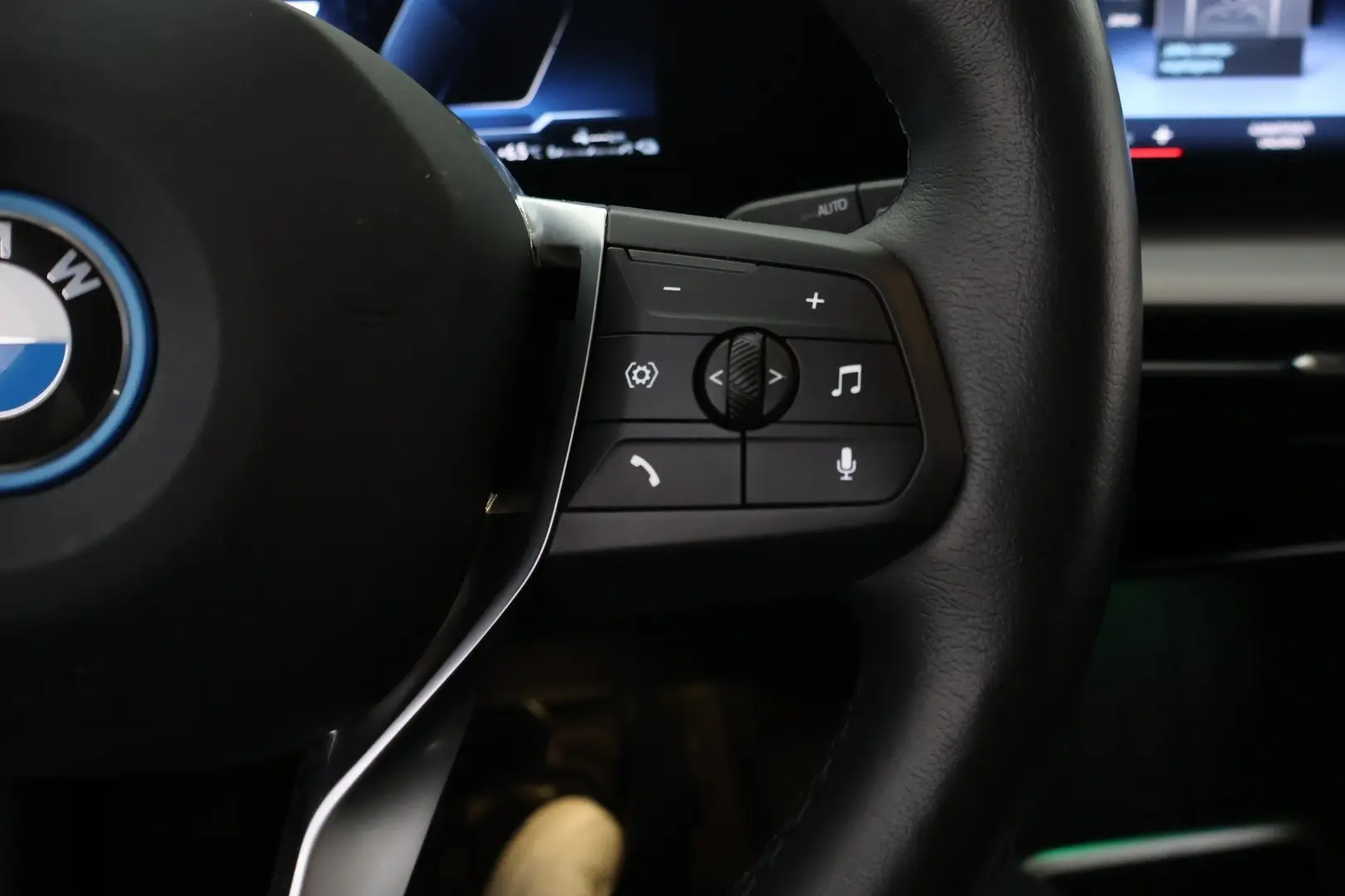 Car Image - 2fXXy8CoftBiiFz4oMpZXP