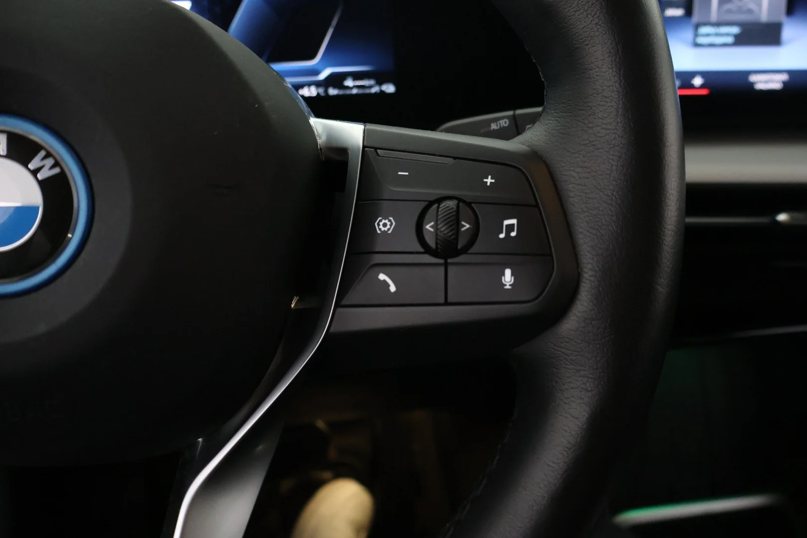 Car Image - 2fXXy8CoftBiiFz4oMpZXP