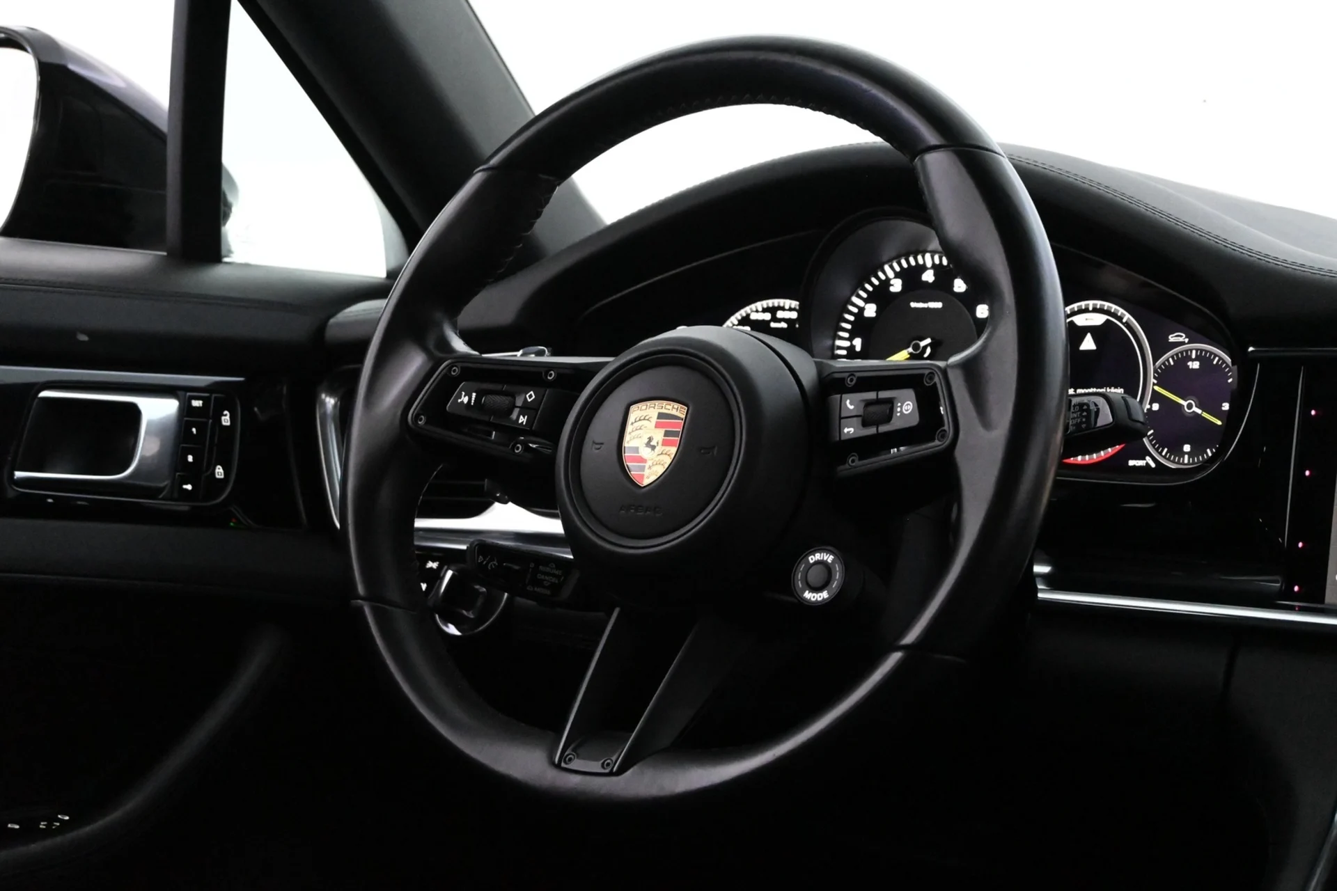 Car Image - 2QdnSHVkoVMx713pyMq5BB