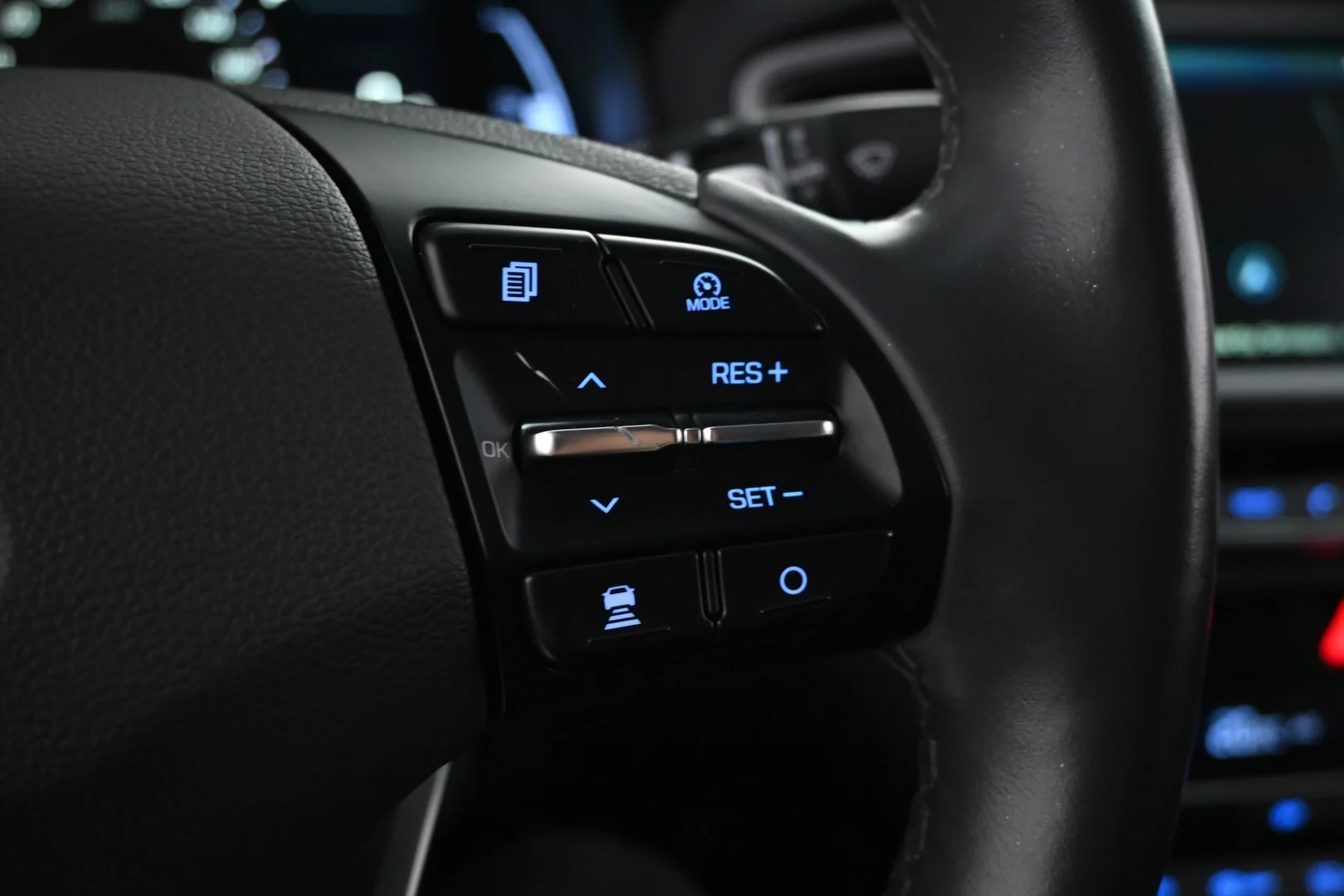 Car Image - 2WDZiRU2IUF3pAmzLe9wQT
