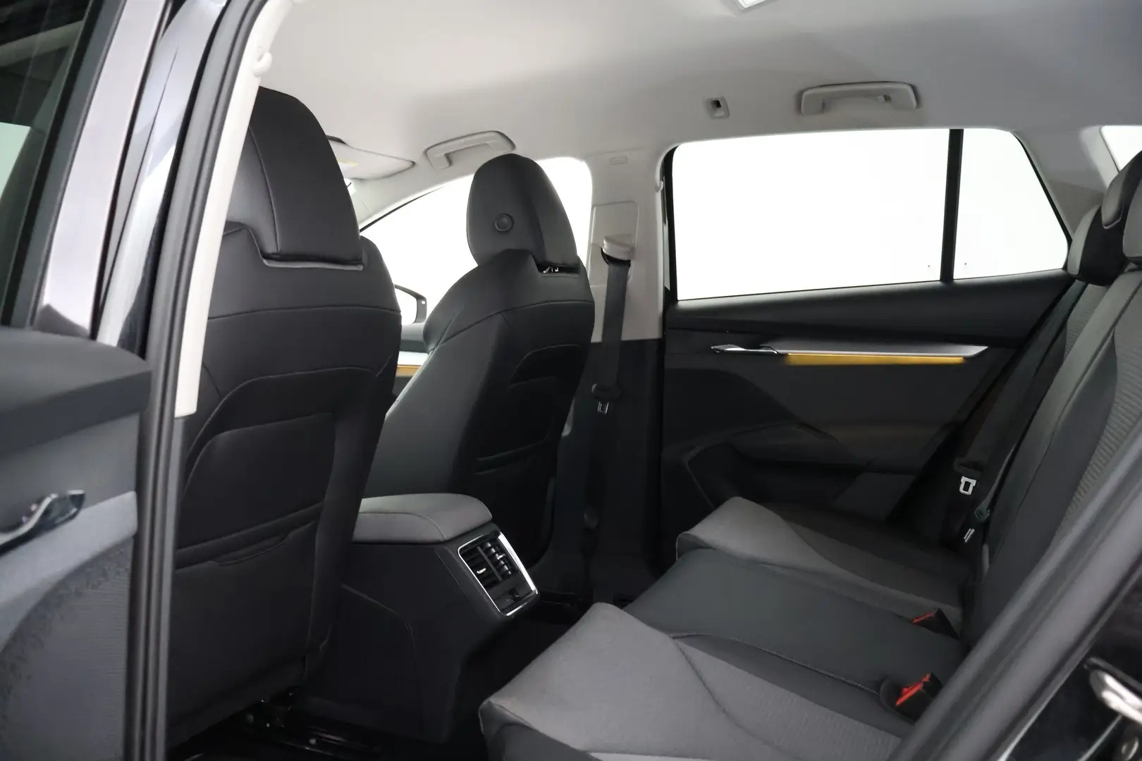 Car Image - 3G6MLCWieSc8CWTgHMWlU8