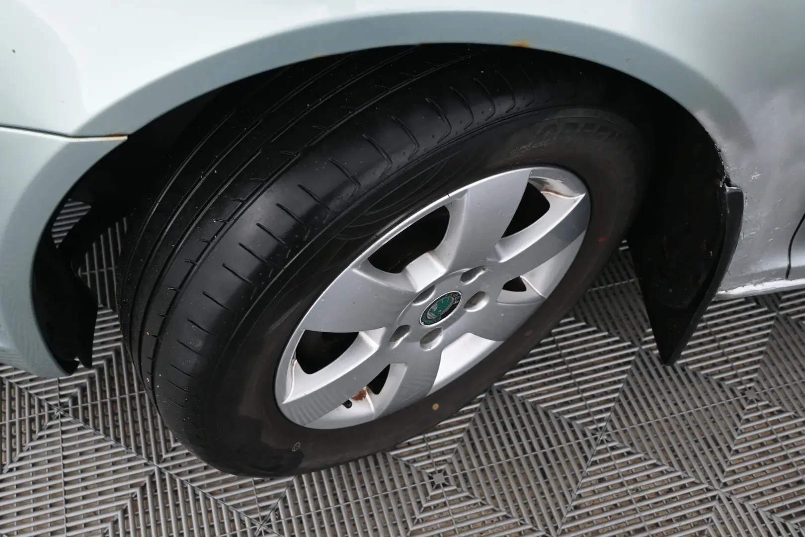 Car Image - 7F6NBdMk7TtO2vuyHZ6TwM