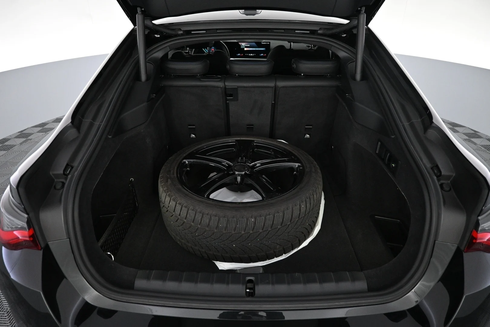 Car Image - 408TFPNJeWRJwTveGis8tu