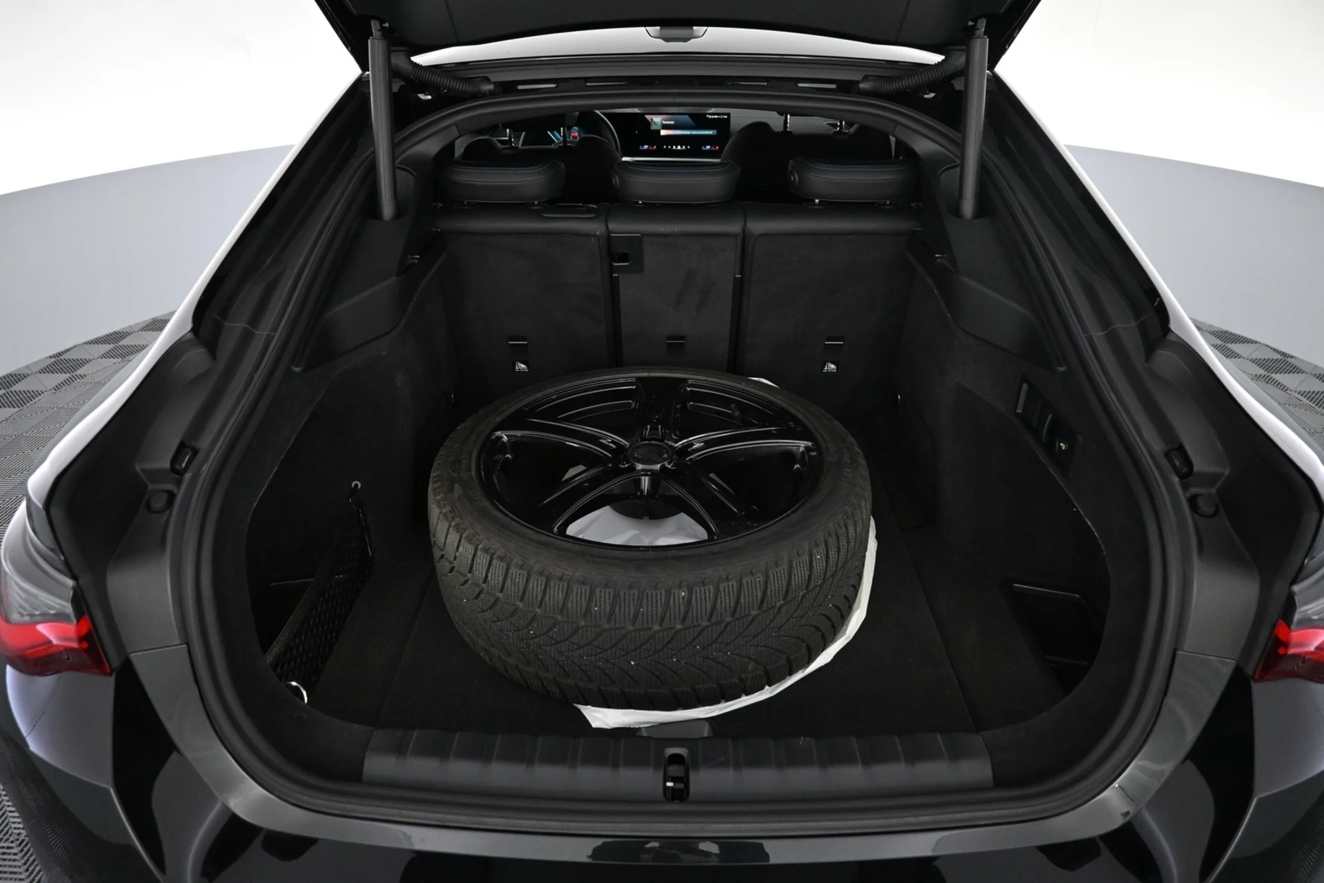 Car Image - 408TFPNJeWRJwTveGis8tu