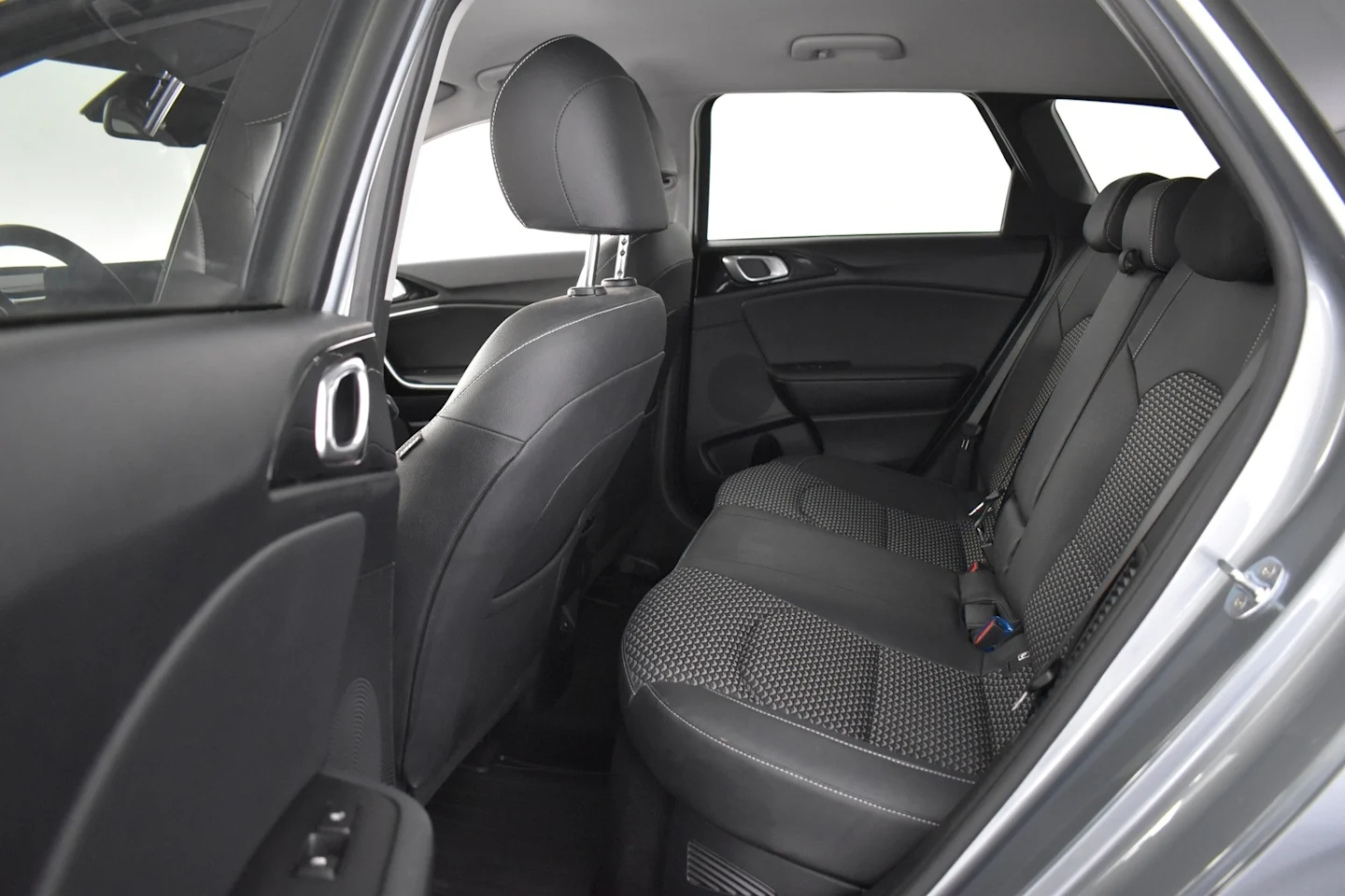 Car Image - 2v2oRc6nPDCYRqmmhJUWo8