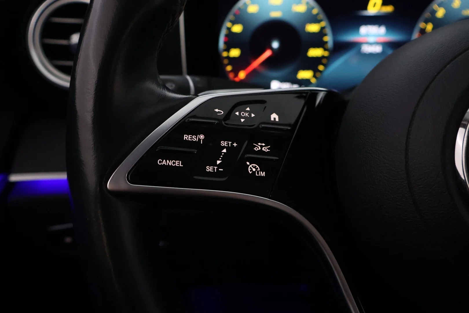 Car Image - 6dsheD4qdf7r1SccRR8xbn