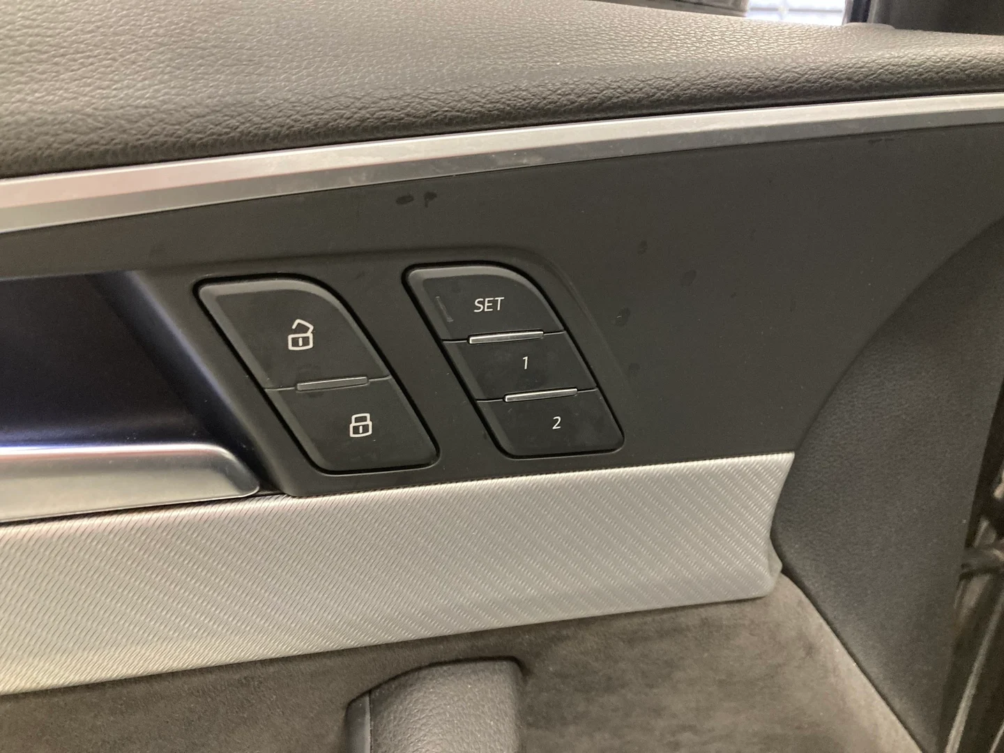 Car Image - 2TaBs2flQp5D1KOgpmeqDE