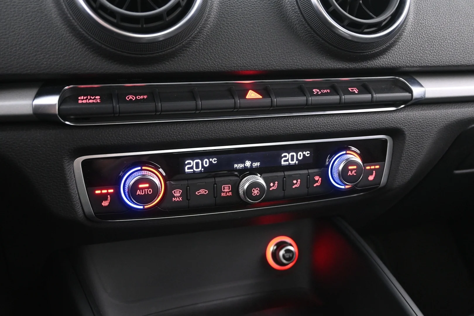 Car Image - VToUAqN6cO4VFTAfTX40Z